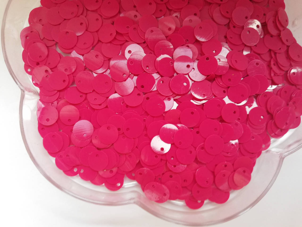 

Паєтки 6 мм з отвором збоку 5 г Фуксія Індія