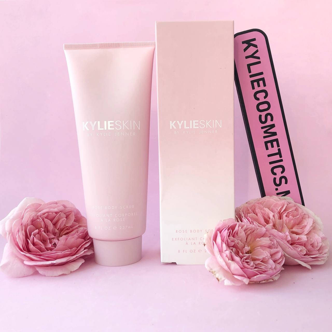 

РОЗОВЫЙ СКРАБ ДЛЯ ТЕЛА / ROSE BODY SCRUB by Kylie Skin