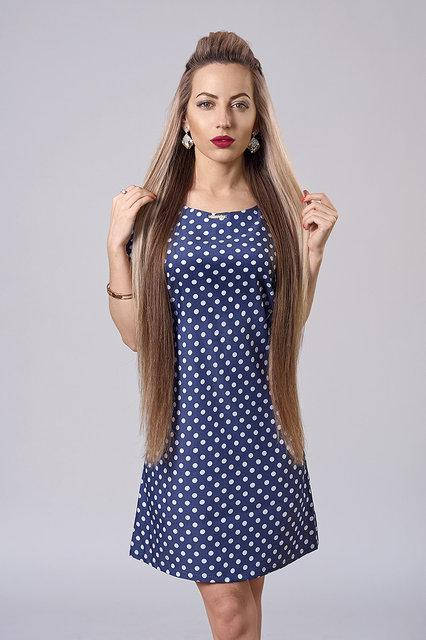 

Летнее молодежное платье в горох