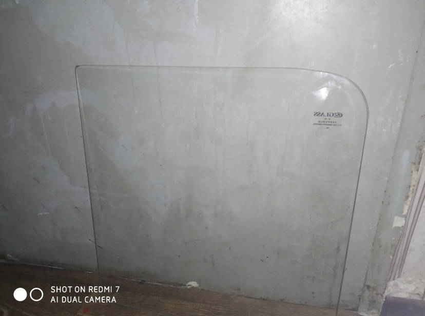 

Стекло двери опускное (левое/правое) Урал 375/4320