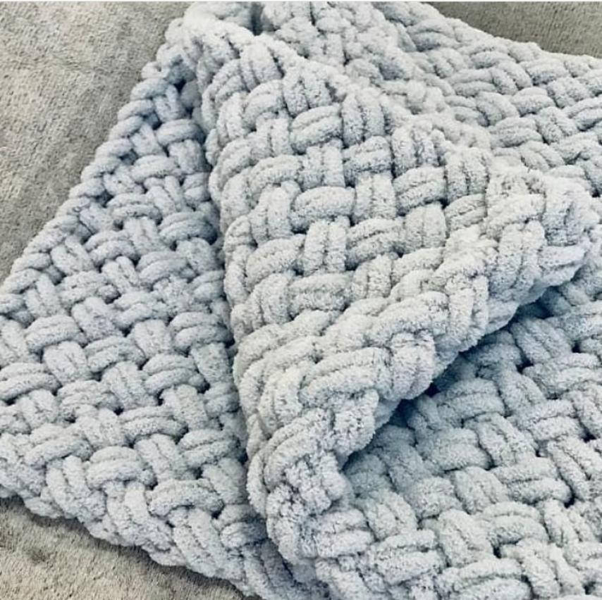 

Плед с пряжи Пуффи Ализе ( Puffy alize) Плюшевый плед на выписку или в коляску, Разные цвета