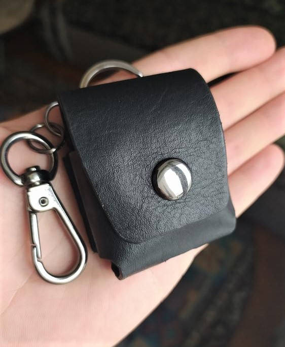 

Кожаный чехол для наушников airpods