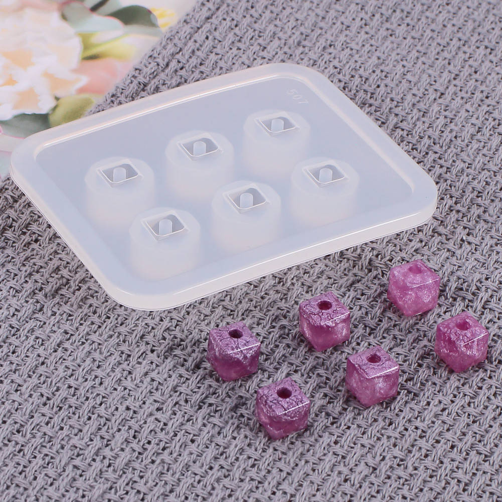

Молд силиконовый для бусин на 6 форм, Куб граненый, 9 мм