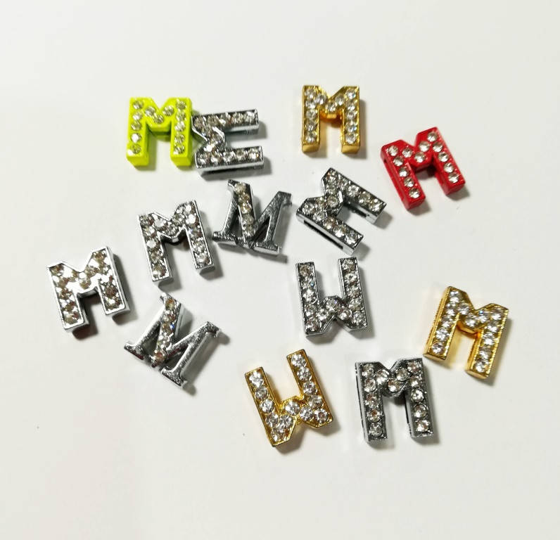 

Буквы для наборных браслетов цветные, именной браслет, наборной силиконовый браслет M