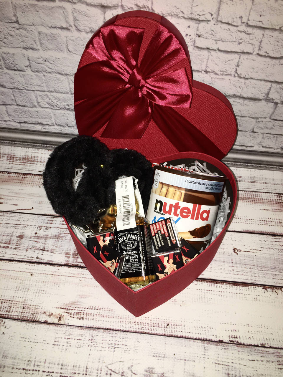 

Подарок мужу с наручниками