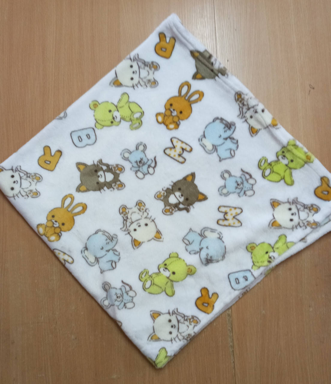 

Плед из велсофта розмер 100 на 100 см.