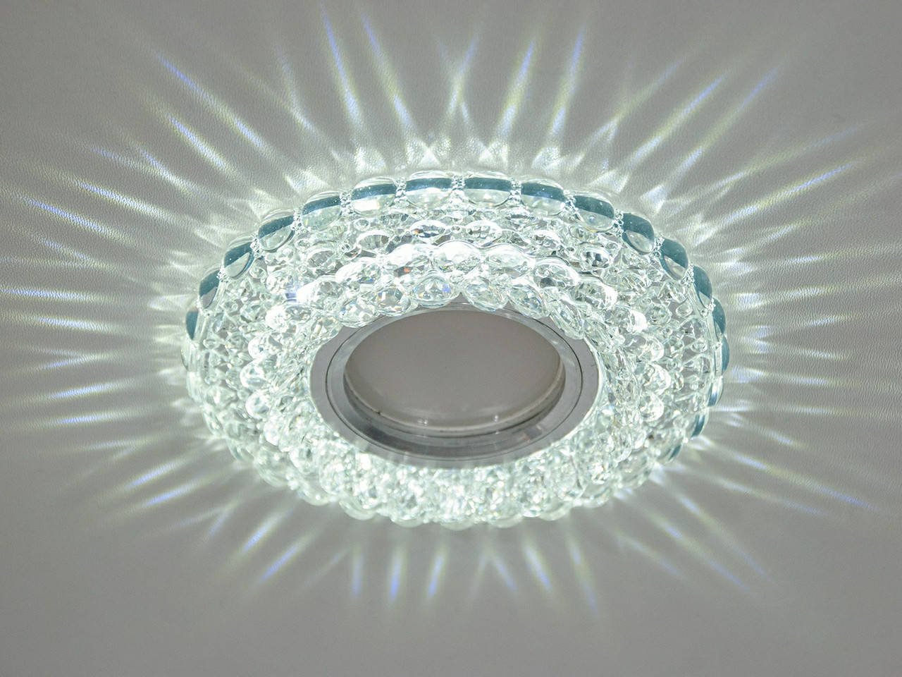 

Точечные светильники с LED подсветкой