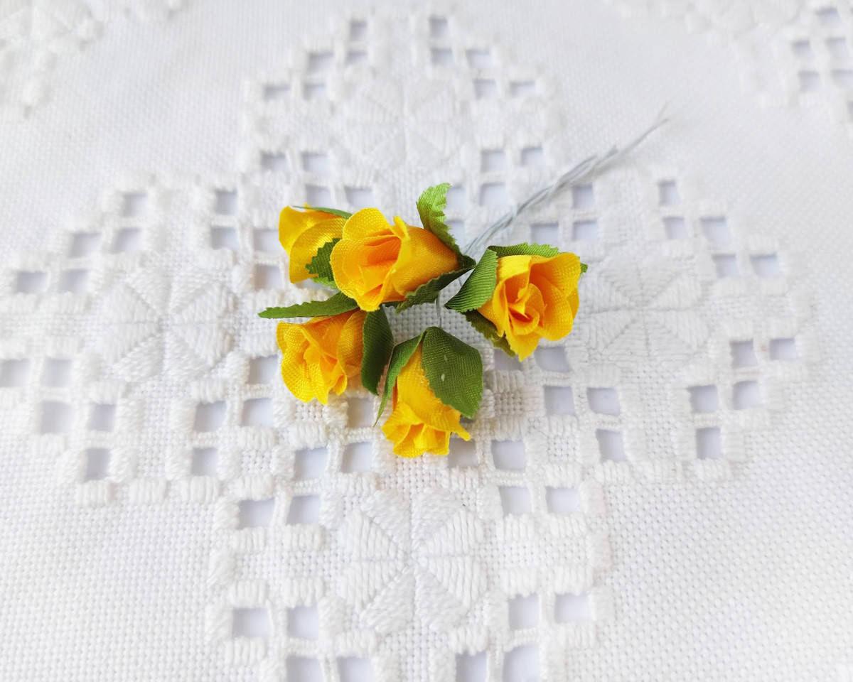 

Бутоны роз тканевые мини желтые Ø 15 мм. 5 шт, Желтый