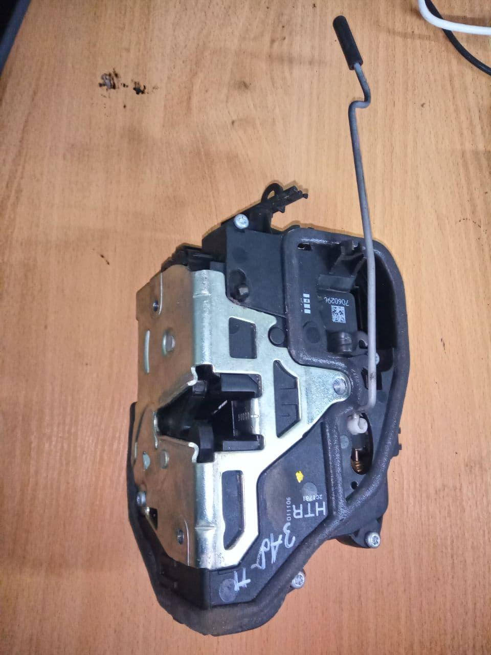 

Б/У замок дверей задних правых для BMW 5 E60 51227202148