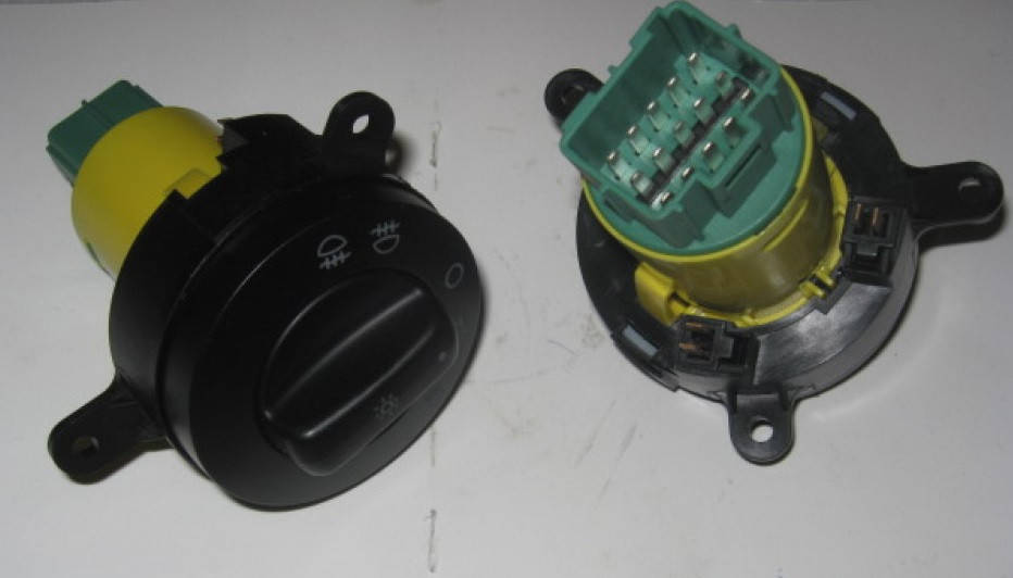 

Переключатель света центральный ГАЗ 3302, 2705, 2217 нового образца