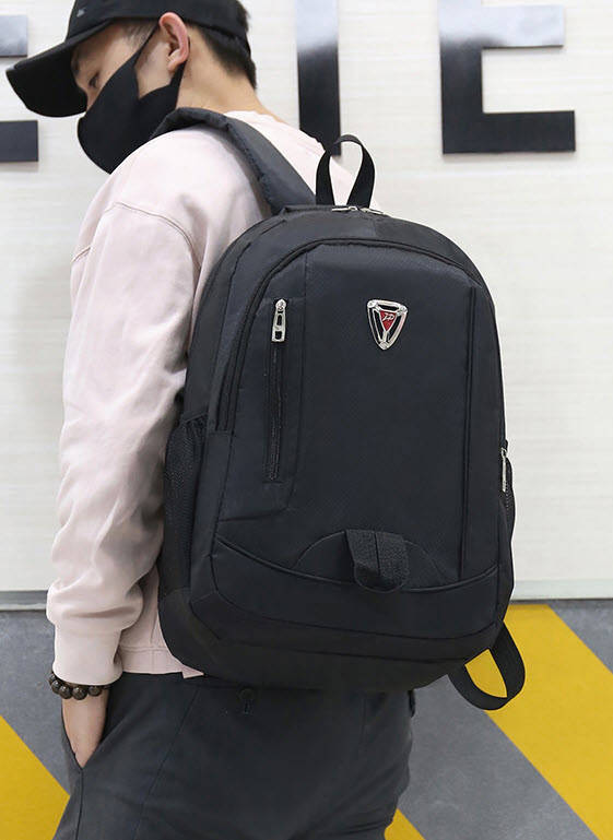 

Большой тканевый мужской рюкзак