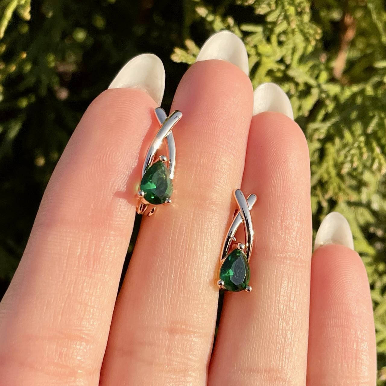 

Серьги с зелеными кристаллами позолота 18к.