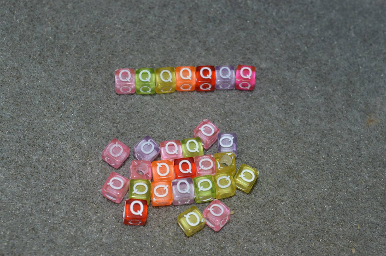 

Бусинки кубики английский алфавит. " Q "