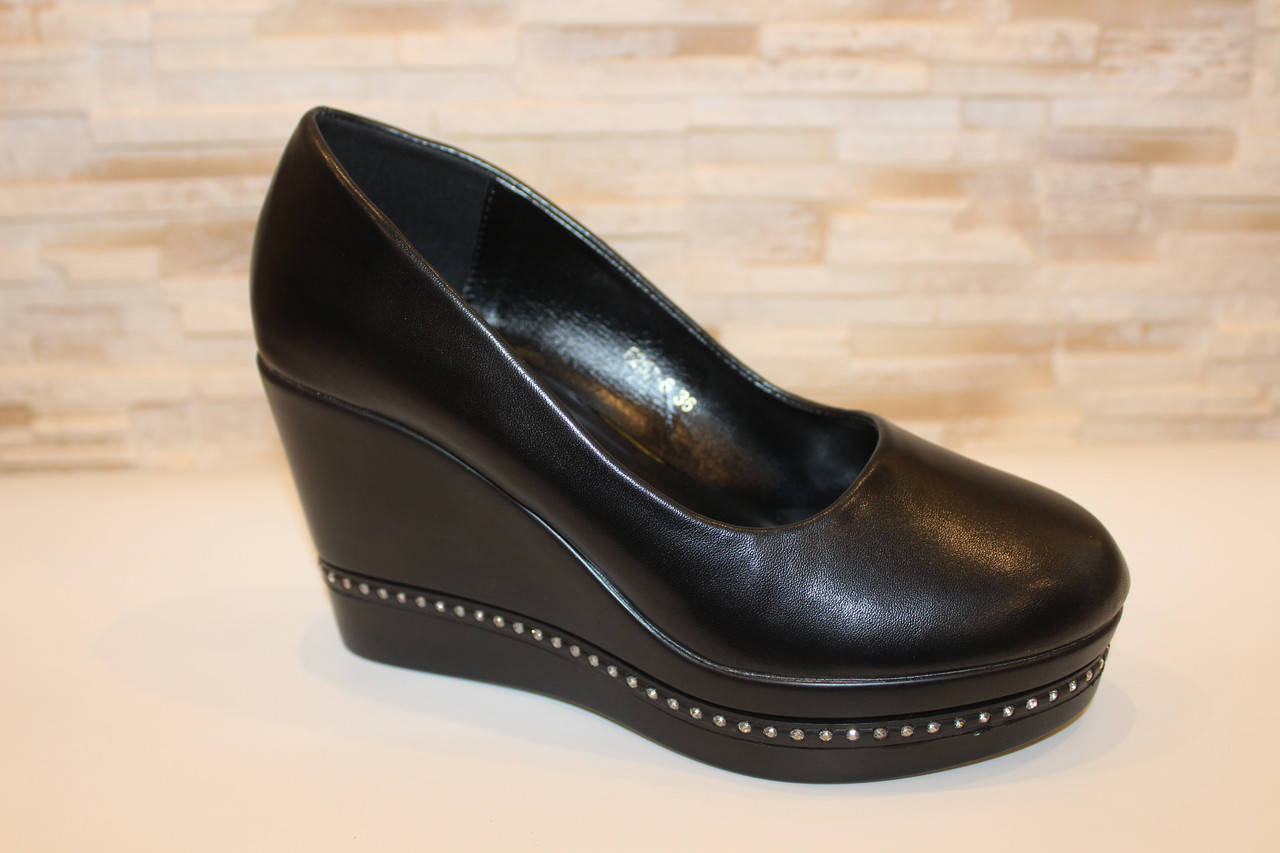 

Туфли женские черные на танкетке Т1397 39, Черный