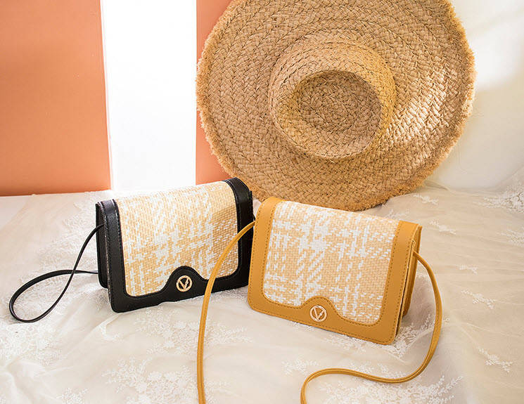 

Милая повседневная сумка клатч на ремешке