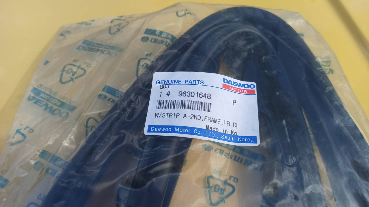 

Уплотнитель стекла двери передней правой Нубира GM 96301648