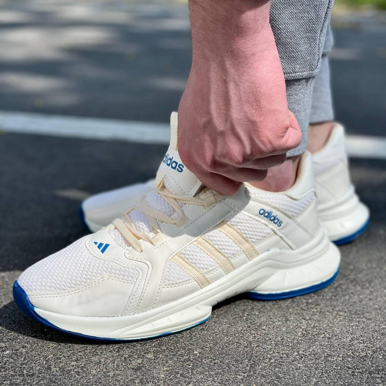 

Кроссовки ADIDAS 42, Белый