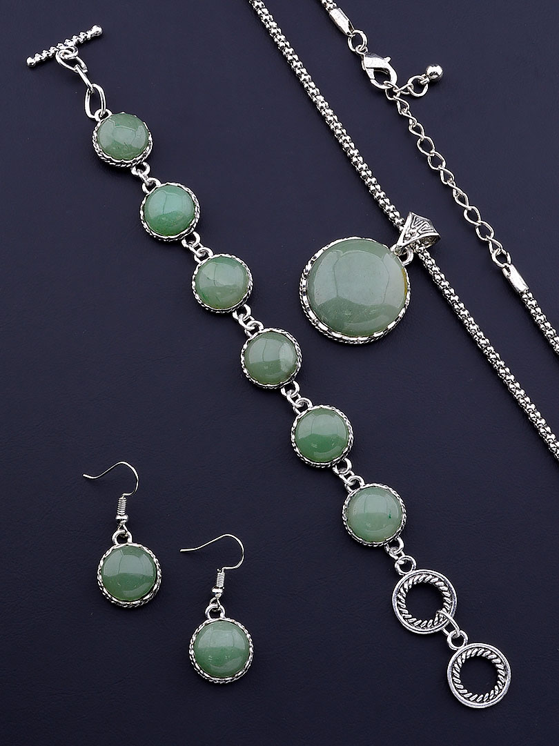 

Комплект украшений Нефрит серьги, цепочка с кулоном и браслет код 2119 Уценка