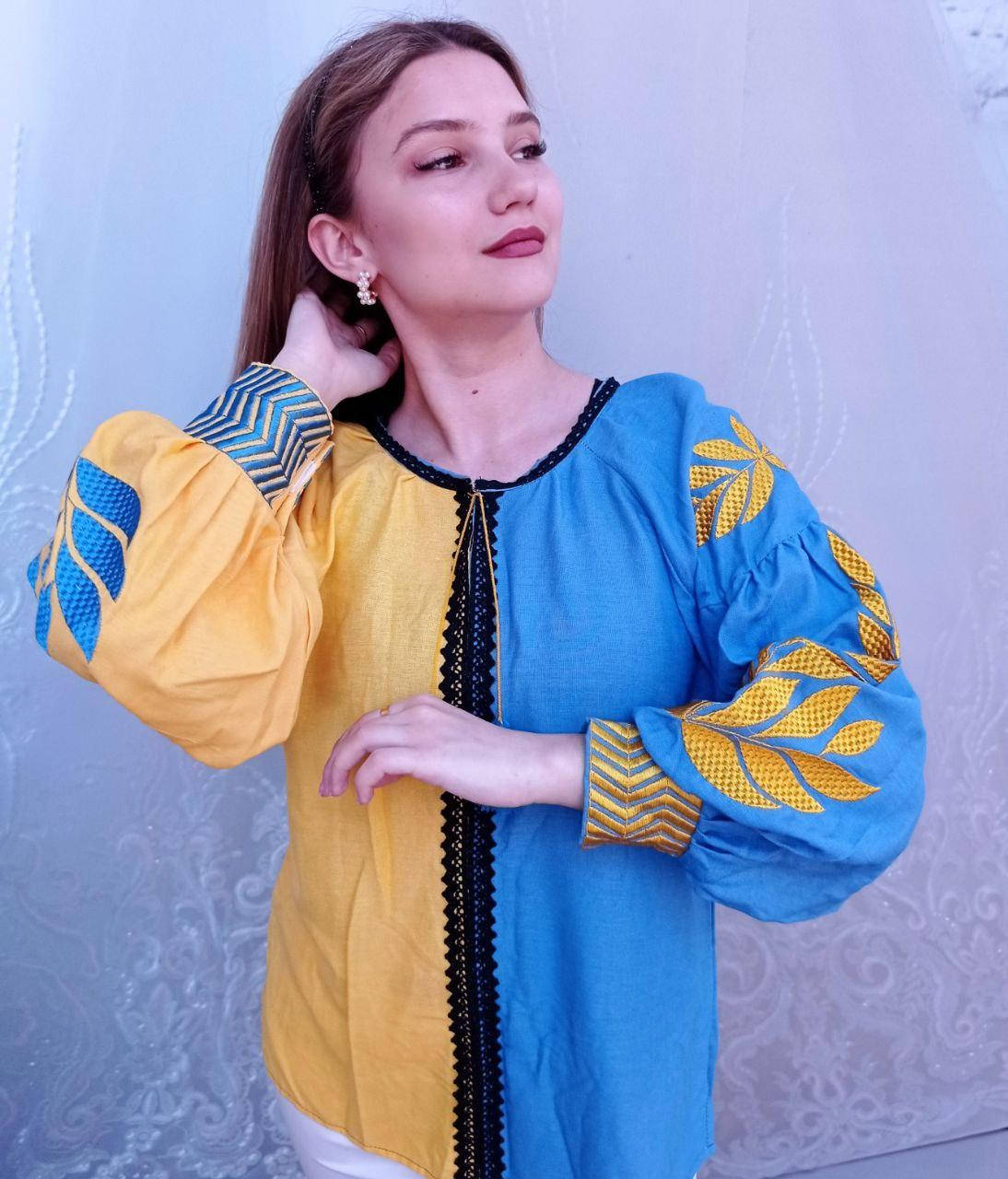 

Вышиванка на льне в национальных цветах 44-52 р-ры, Светло-серый