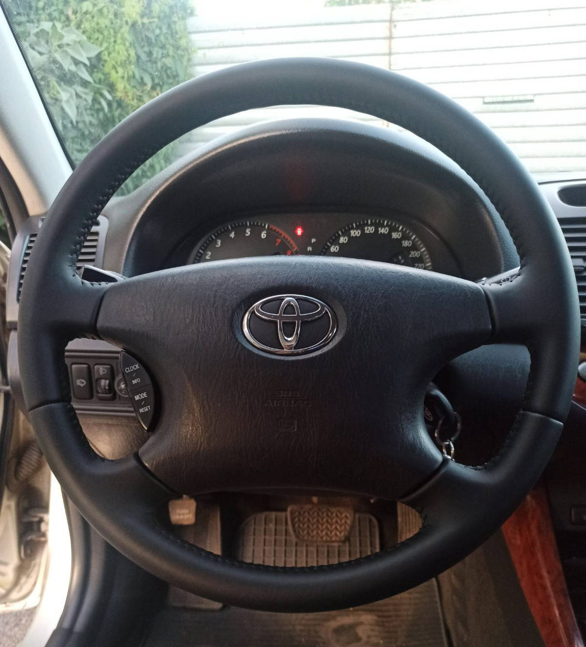 

Чехол - оплетка из натуральной кожи на руль Тойота Camry 30