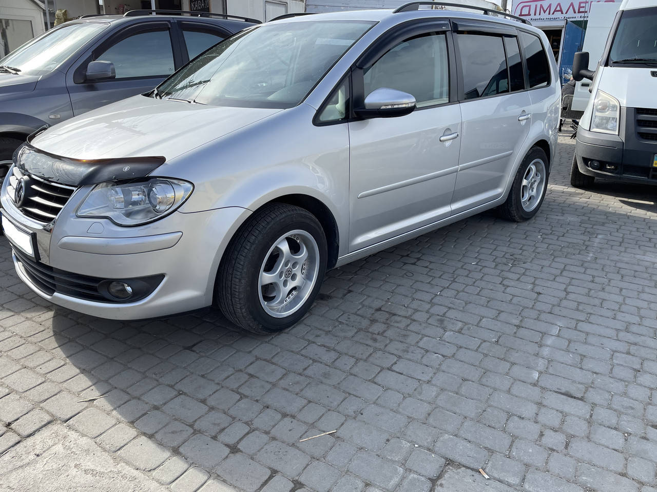 

Дефлекторы окон (ветровики) Volkswagen Touran 2007-2010 HIC