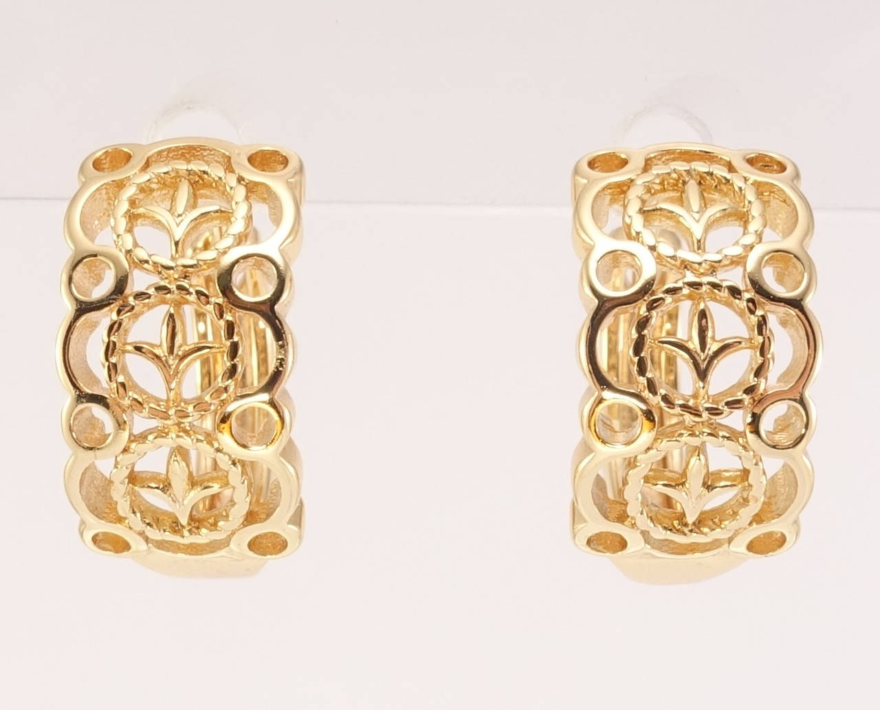 

Серьги Xuping M&L желтый оттенок колечки "Фантазийный резной орнамент"