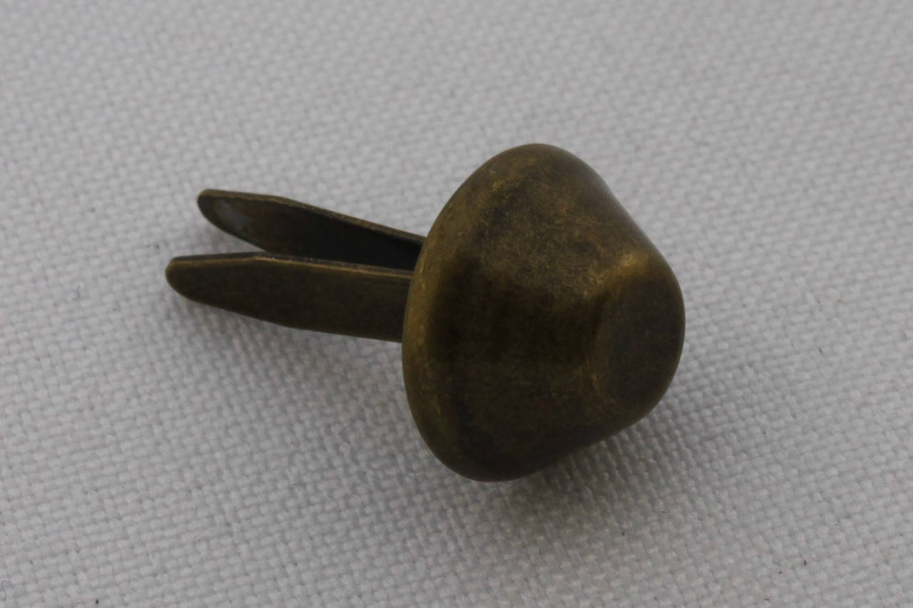 

Пукля для дна сумки или для декора, диаметр - 12 мм, цвет - антик, артикул СК 5581