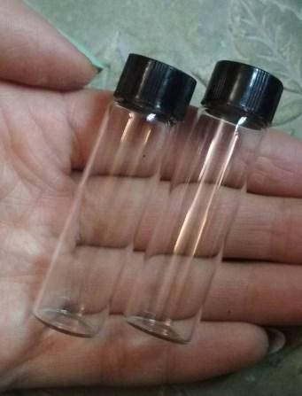 

Бутылочка стеклянная с крышкой закруткой 57х16 мм, 7мл