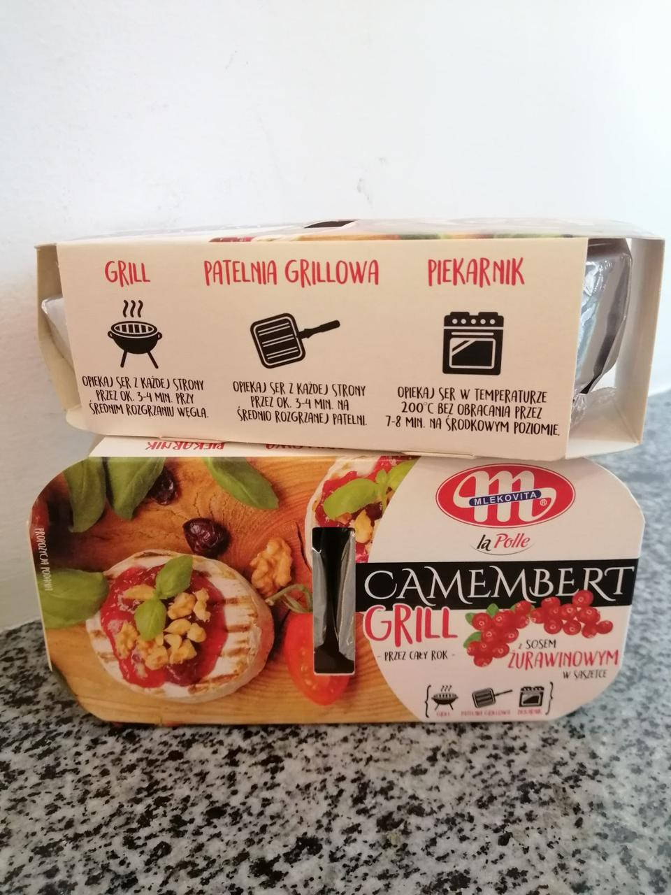 

Мягкий сыр Камембер с клюквенным соусом Camembert Grill