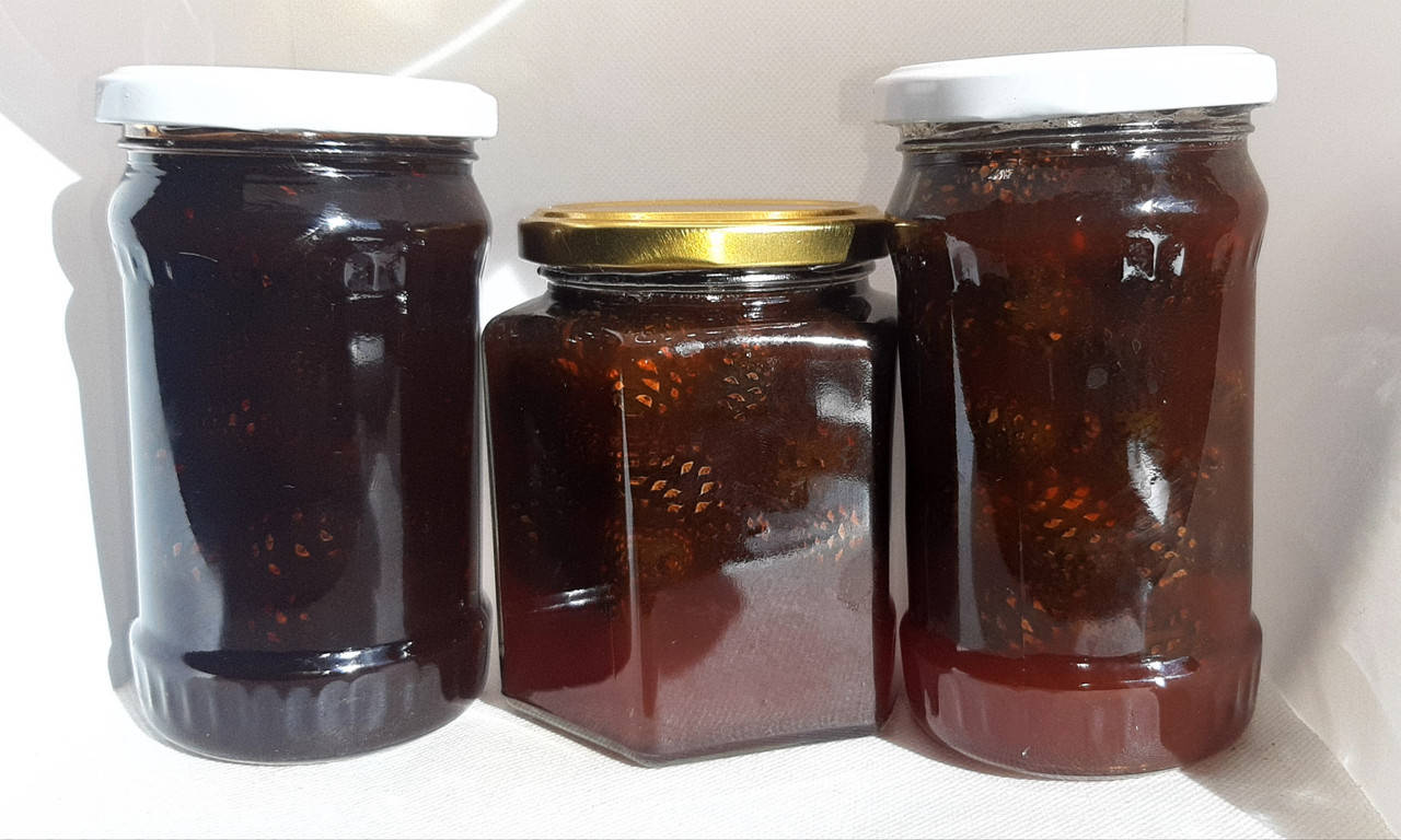 

Варенье из зеленых молодых шишек