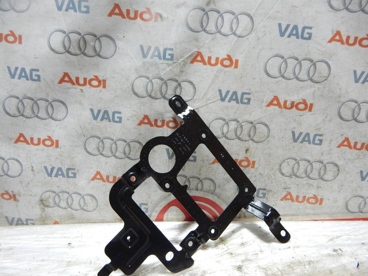 

Б/У Кронштейн блока предохоанителей AUDI Q7 4M0907349C