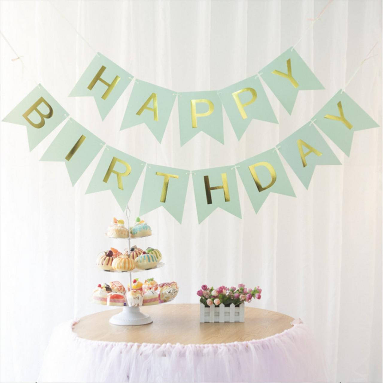 

Гирлянда из флажков салатовая Happy Birthday с золотыми буквами длина 3 м