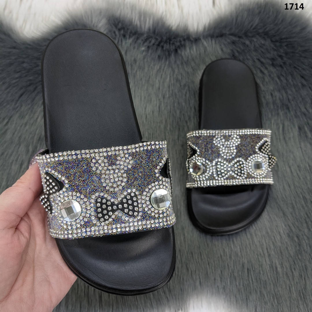 

Детские модные шлепанцы, сланцы чёрные со стразами, Черный