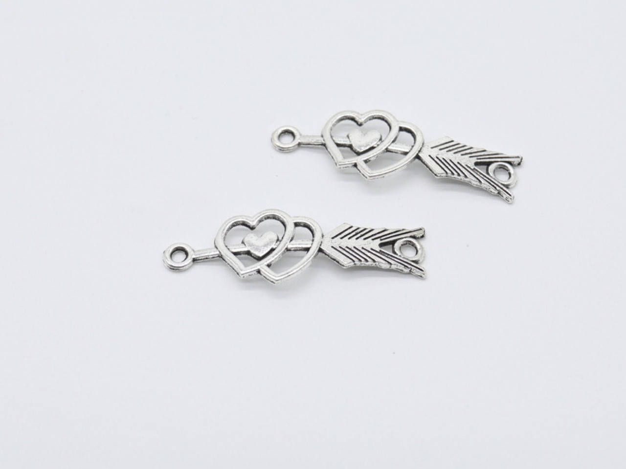 

Коннектор. Сердце. Цвет "античное серебро". 40мм