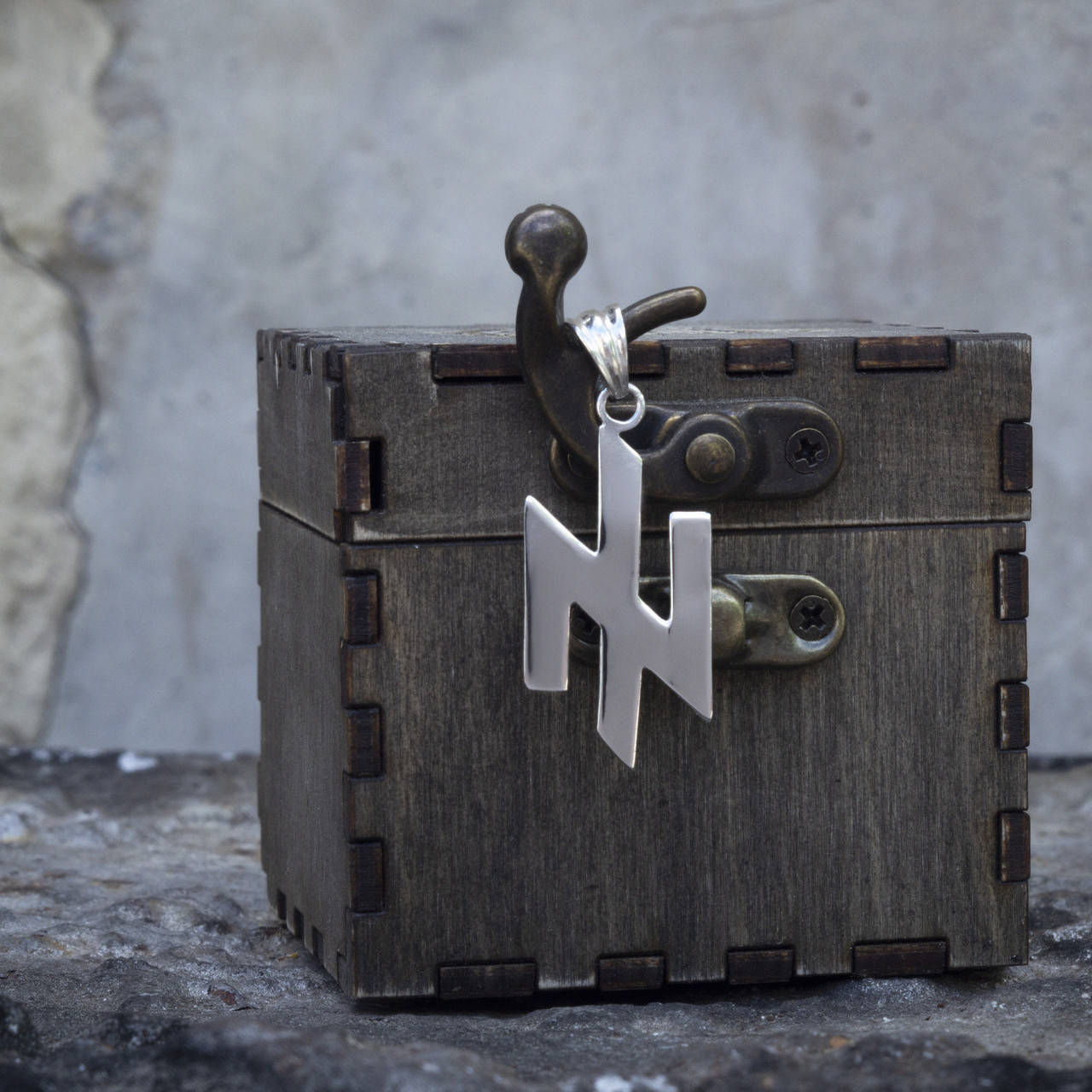 

Срібний кулон "Ідея Нації"