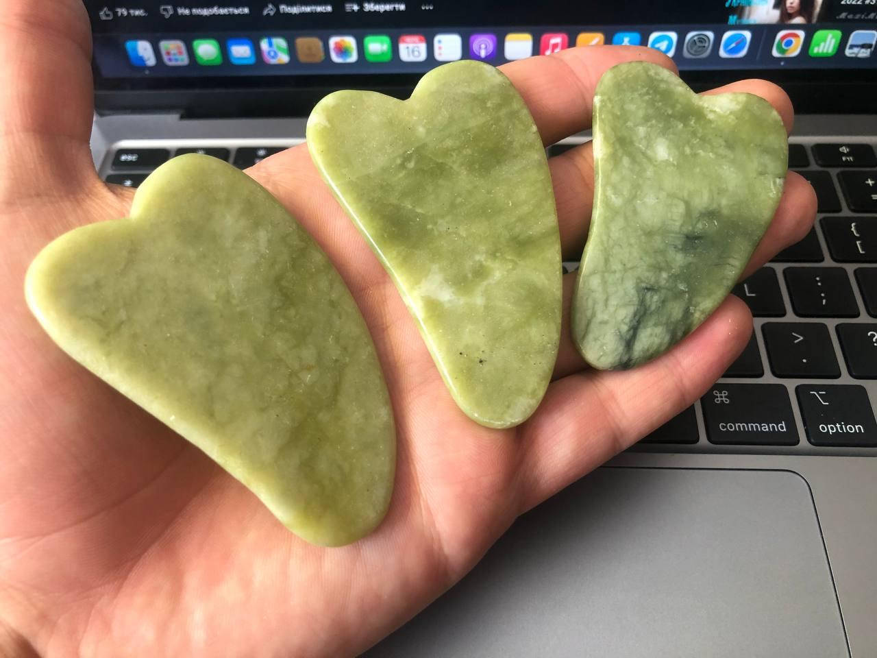 

Скребок гуашь сердце нефритовый зеленого цвета , Гуаша Меридиан нефритовый массажер натуральный