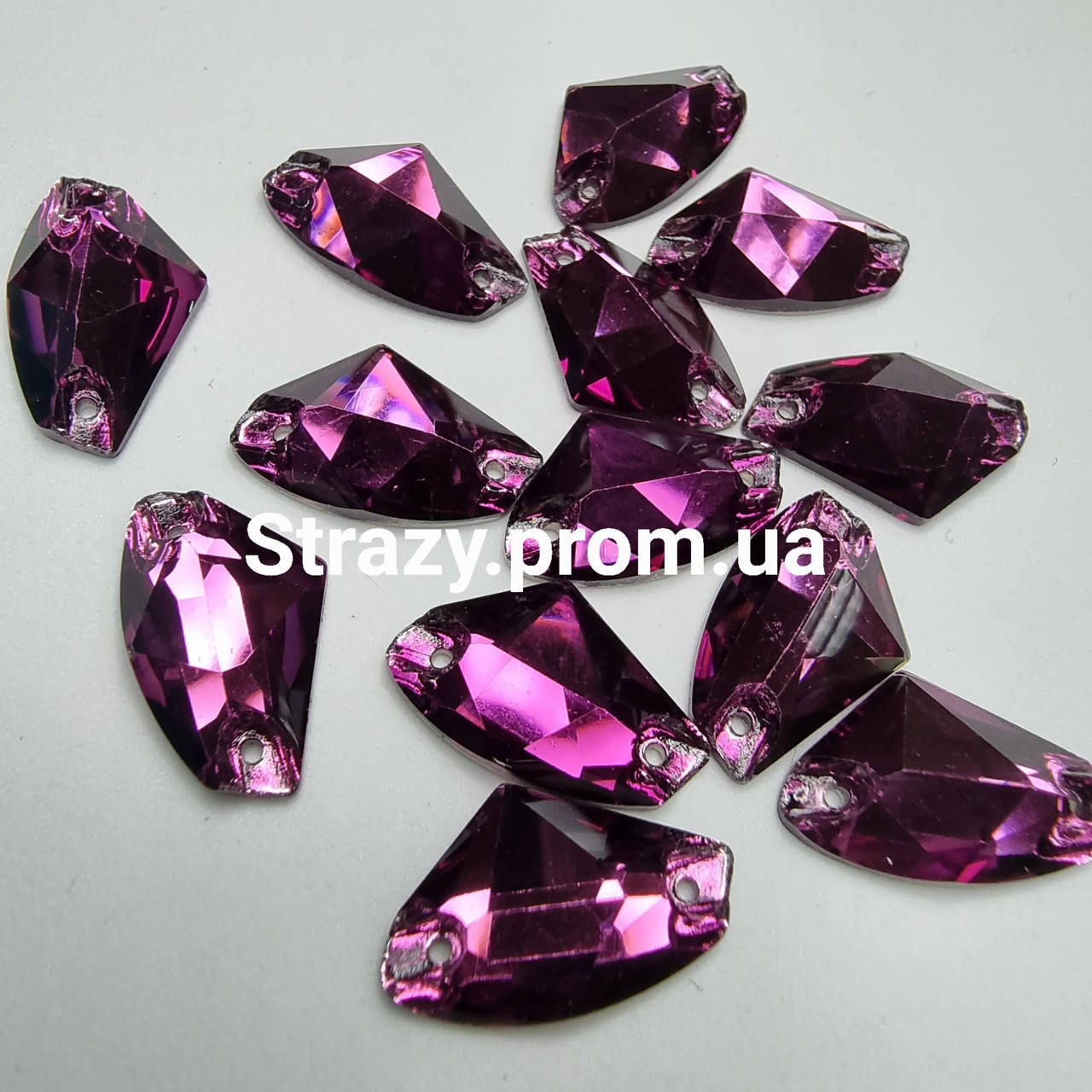 

Стразы Lux Топорик 12*19мм. Plum
