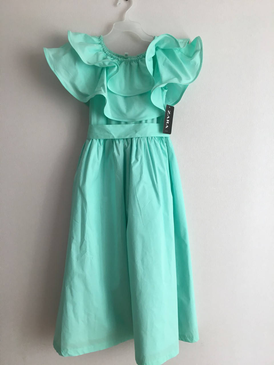 

Шикарное платье Zara для девочки. Размеры 122-140. 134