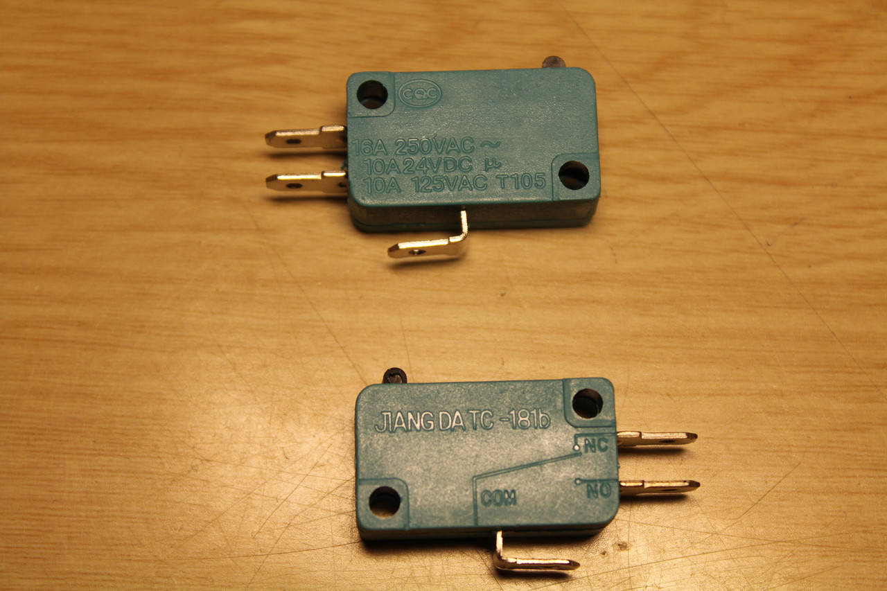 

Микропереключатель TC-181b 16А 250V T105 3 контакта