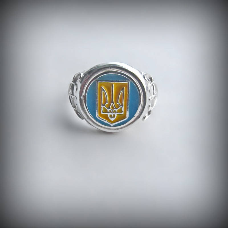 

1027 Серебряное кольцо Патриот с желто-голубой эмалью