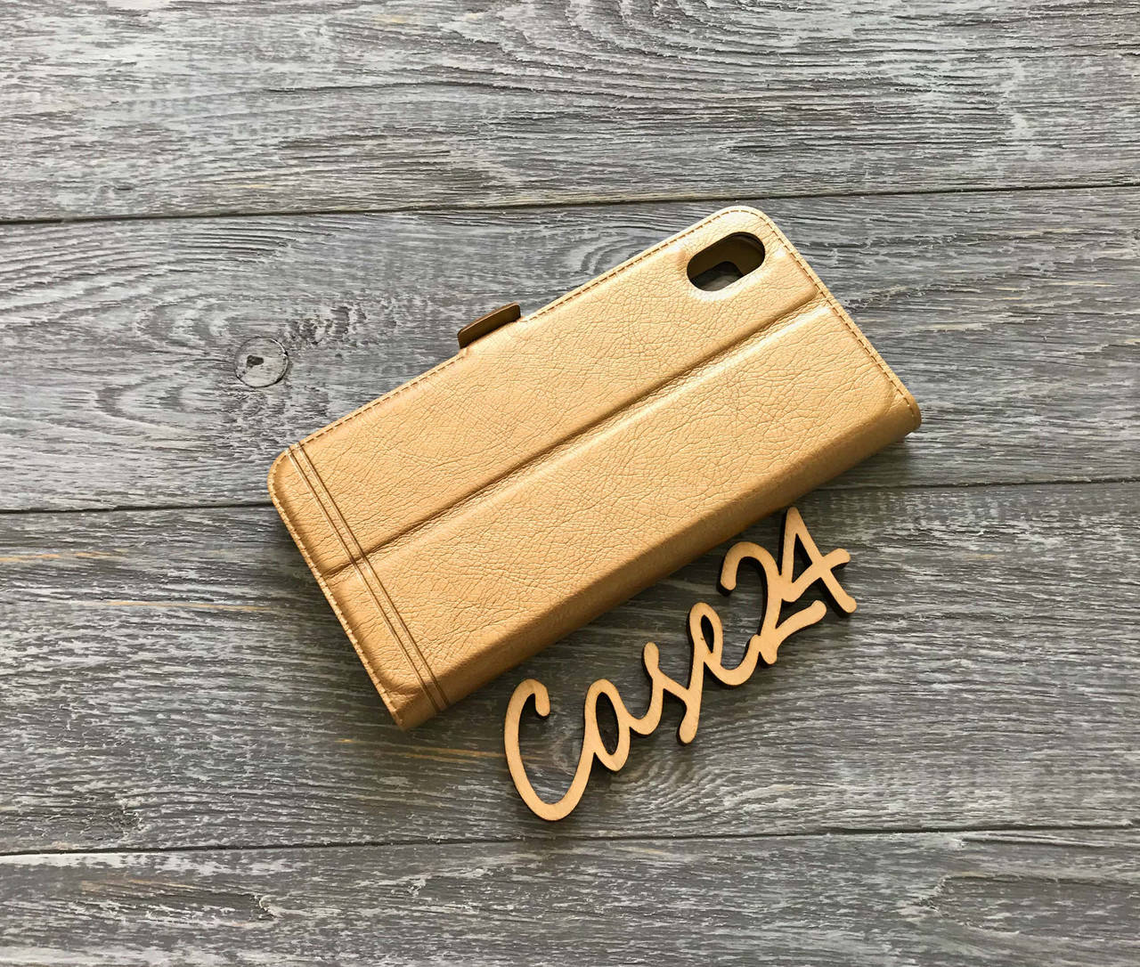 

Кожаный чехол книжка Momax для Honor 8S (3 цвета) золотистый