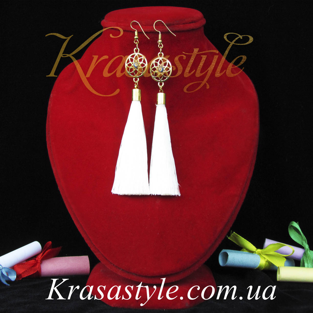 

Серьги белые кисти