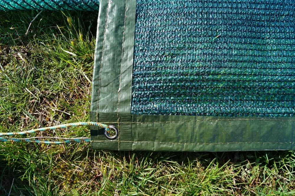 

Сетка от солнца с кольцами 3х4 (65%). Усиленный край. (Затеняющая сетка)., Зелёный