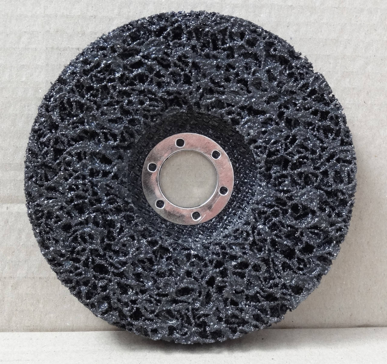 

Круг зачистной нетканый черный(мягкий) с основой d125mm
