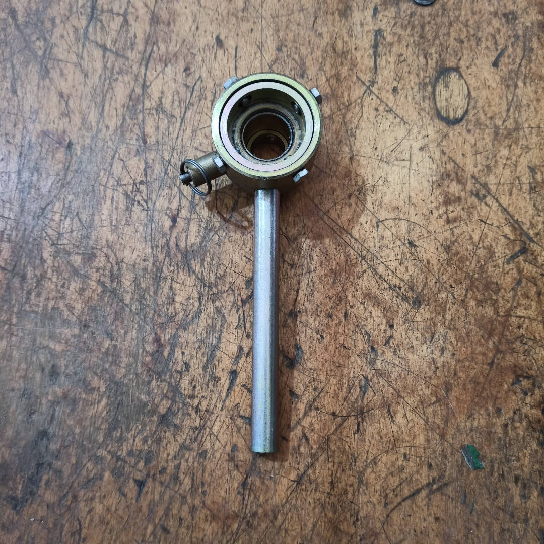 

Плашкодержатель с трещеткой 1/2 и 3/4