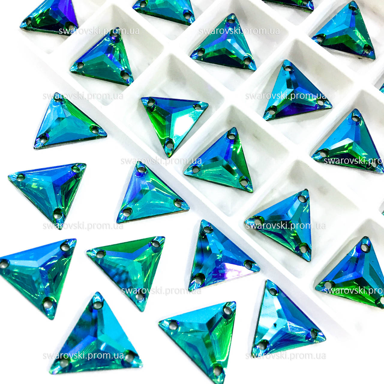 

Пришивные треугольники 16x16(синтетич.стекло), цвет Emerald AB , 1шт