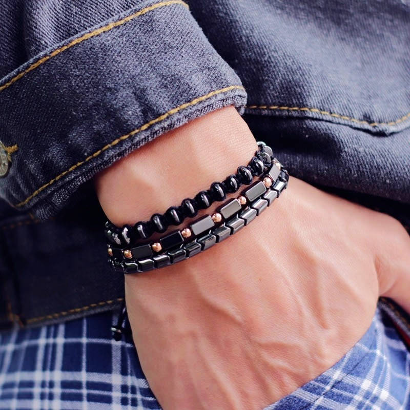 

Браслет мужской из натурального камня SOLAR черный, золотистый комплект