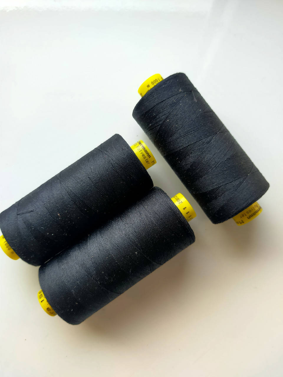 

Нитка Gutermann Mara 150/999/1000м / Німеччина, колір чорний, Черный