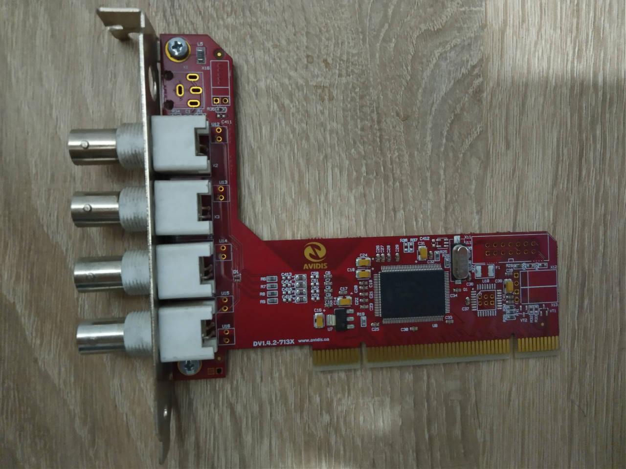

Плата видеозахвата (видеонаблюдения) Avidis DV1.4.2-713x