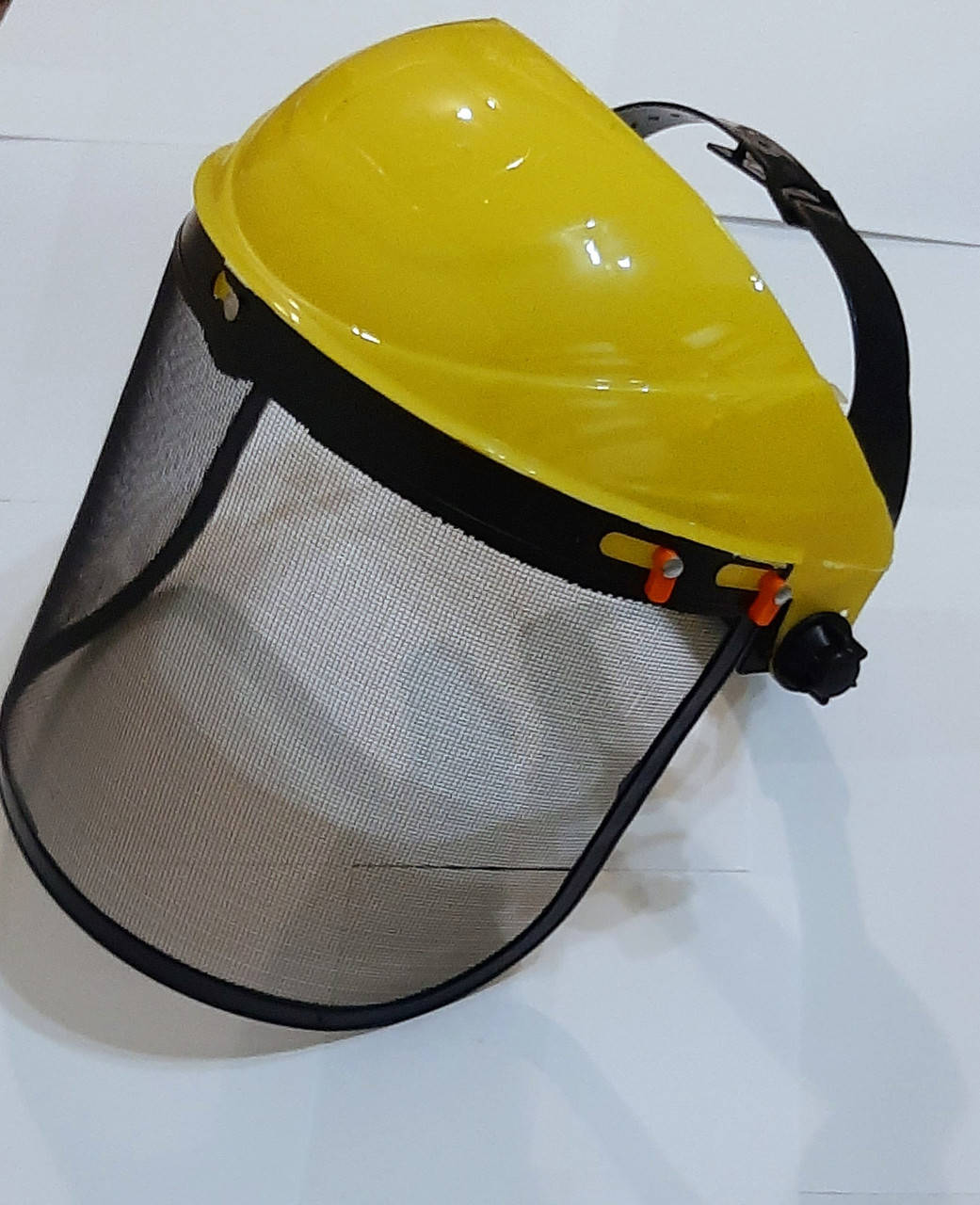 

Маска защитная газонокосильщика